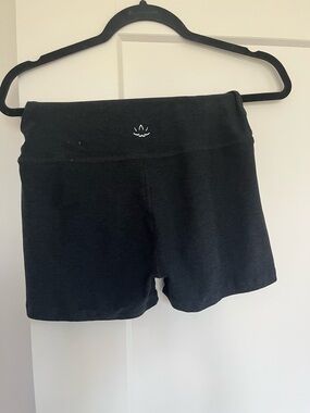 Beyond Yoga Heather Black Spacedye High-Rise Bike Shorts